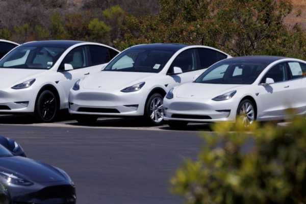 U.S. Senator blocks bid to close EV tax window