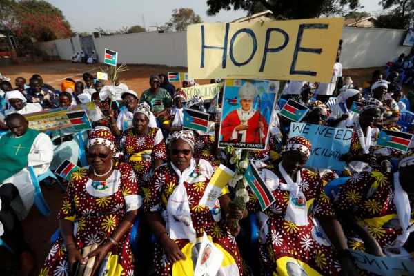 Pope offers ‘wings to your hope’ to displaced children in South Sudan