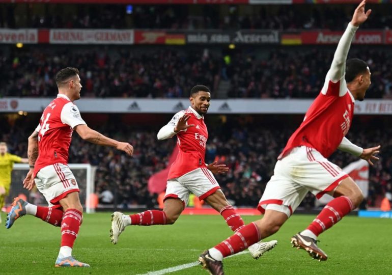 Arsenal stage thrilling fightback to maintain five-point lead over Man City