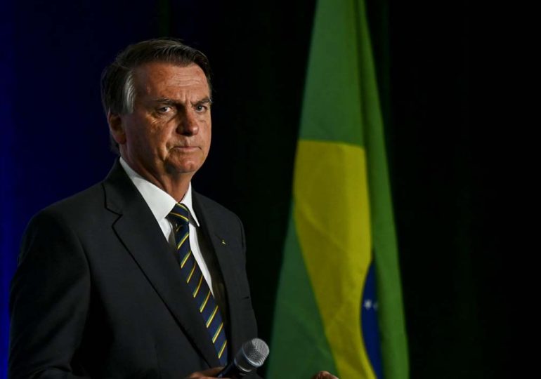 Bolsonaro announces return to Brazil on March 30