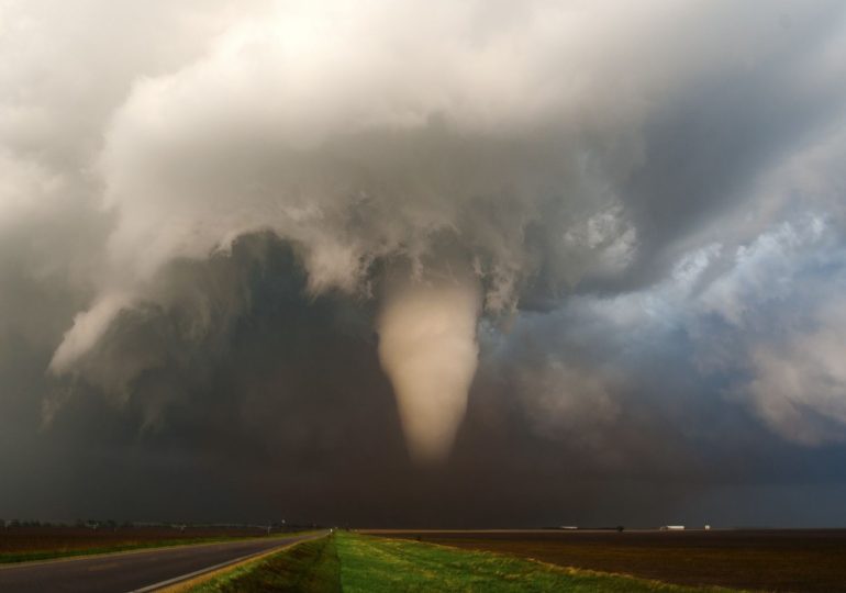 At least 19 dead in Mississippi tornado, storms