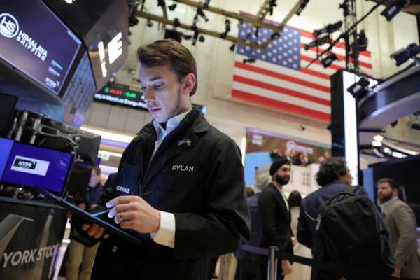 S&P 500 ends lower as recession fears take center stage