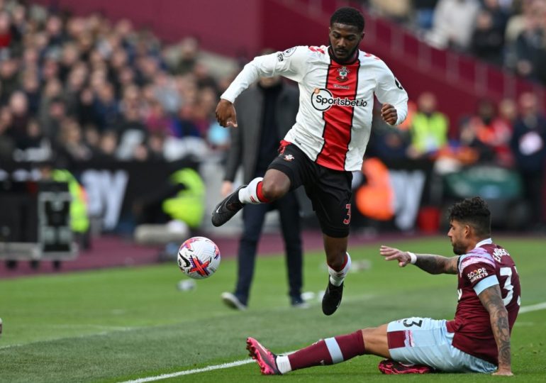 West Ham climb out of relegation zone as Saints stay bottom