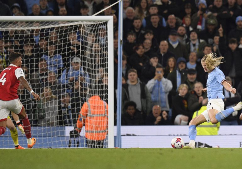 Man City rout Arsenal to seize title momentum, Chelsea crash again