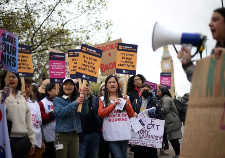 Nurses in England walk out as dispute intensifies