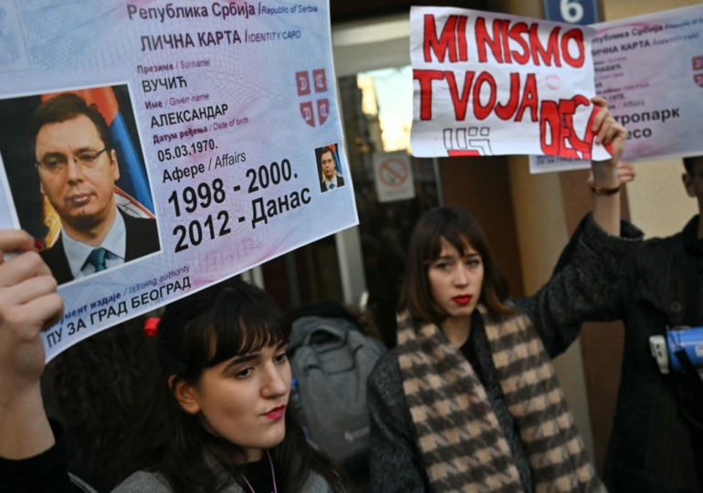 Serbian protesters set up road block over alleged vote fraud