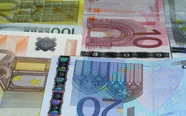 Pound to Euro Rate Edges Lower on Hawkish ECB Rhetoric