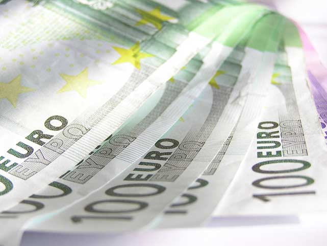 Euro to Dollar FX Outlook: 1.05 by end of 2024 say Credit Agricole