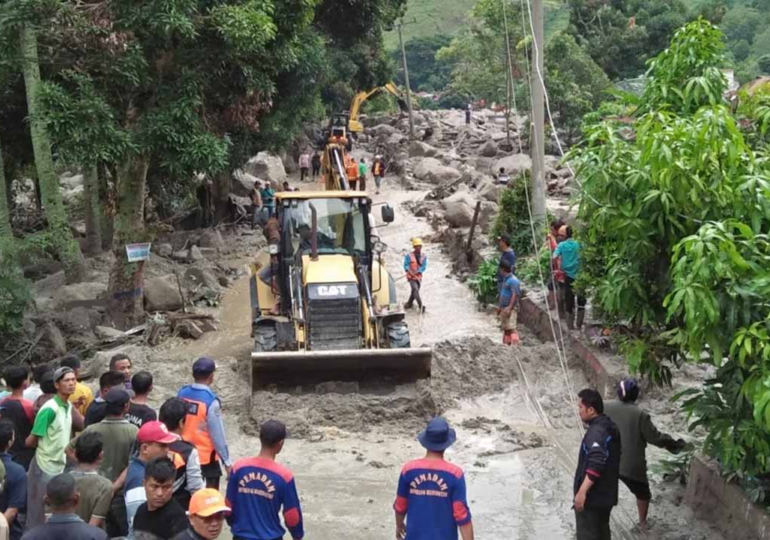 Death toll from Indonesia floods, landslides rises to 26