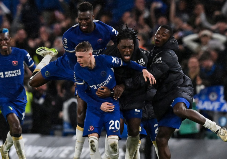 Hat-trick hero Palmer fires Chelsea to last-gasp win over Man Utd