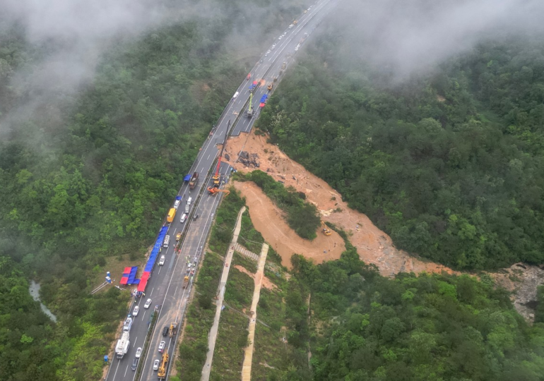 Death toll from south China road collapse rises to 36