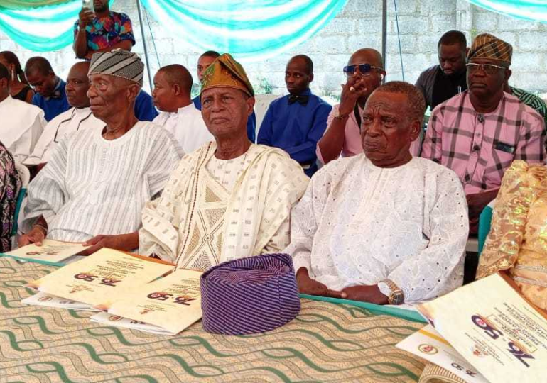 Lagos royal family donates 100-bed dormitories to Igbogbo Model College