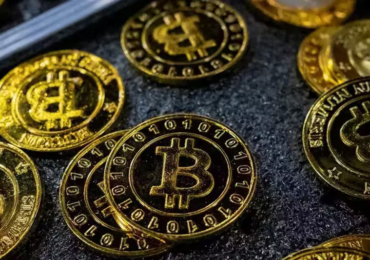 Gold and S&P 500 show Bitcoin the way forward